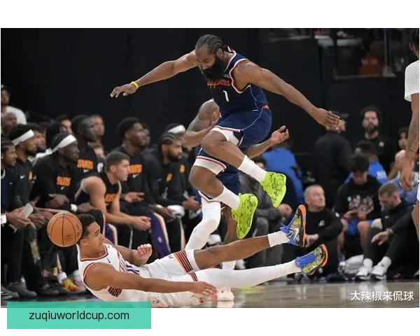 泰伦卢收获生涯常规赛第四百胜 快船逆转胜利再现惊人表现